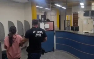 Falsa cigana presa no RJ após extorquir R$ 400 mil de mãe e filha