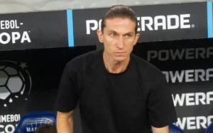 Saída de Filipe Luís do Flamengo é confirmada após vitória no Carioca