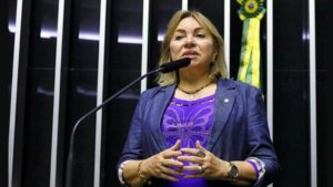 Deputada Maria Gorete Pereira é alvo de operação da PF por suspeita de esquema bilionário no INSS