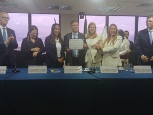 Ministro André Mendonça participa de evento na OAB-RJ