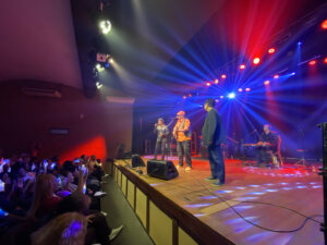 No Dia Mundial do Teatro, Funarj leva apresentações a preços populares ao Teatro Mário Lago, na Vila Kennedy