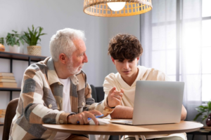 Educação financeira começa em casa e ajuda famílias a organizar o orçamento 