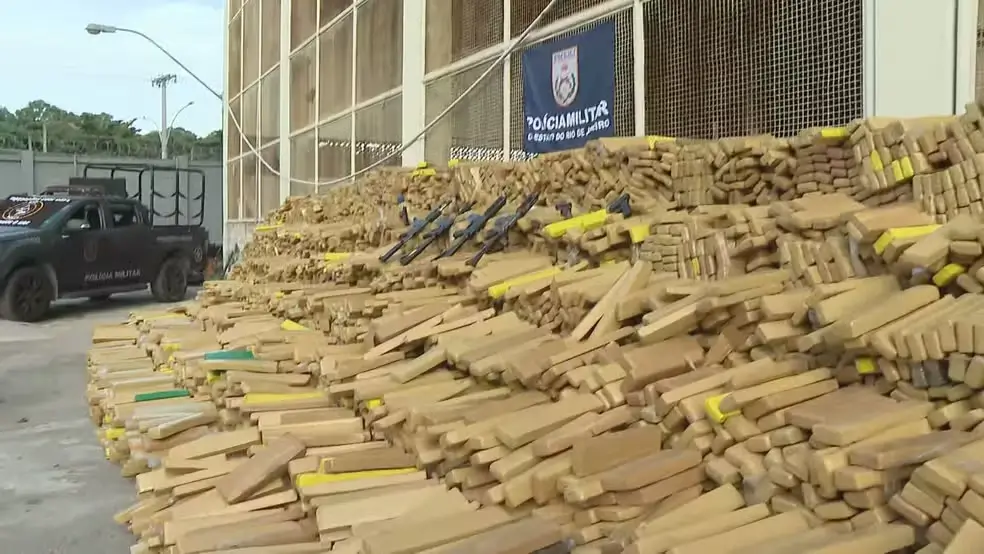 Apreensao-de-maconha-na-Mare Foto: Reprodução