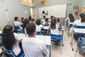 Combate à evasão escolar ganha força com programas de incentivo e acolhimento
