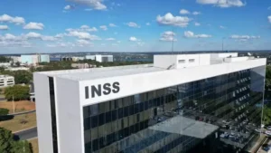 Nova presidente do INSS se reúne com ministro da Previdência para definir mudanças