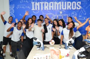 Governo do Estado do Rio entrega laboratório científico para estudantes da Faetec Ferreira Viana