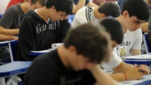 MEC amplia acesso ao Enem e cria SiSU+ em meio à queda histórica nas matrículas escolares