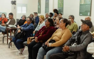 Curso de Inteligência Artificial para idosos promove inclusão digital em Maricá