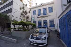 Família tem casa destruída por engano após confusão entre vizinho e entregador
