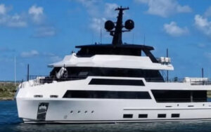 Iate de R$ 150 milhões de Neymar, o enejota, desembarcará em Angra dos Reis