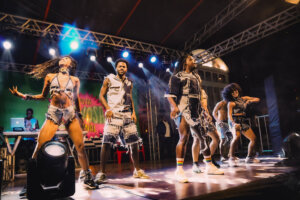 Favelinha na Estrada chega ao Rio de Janeiro com batalha de dança e espetáculos da Cia Favelinha