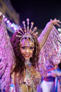 Médica Nathalia Brito concilia carreira na saúde e protagonismo no Carnaval