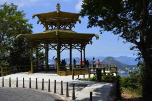 Mirante da Vista Chinesa encanta cariocas e turistas com uma das vistas mais deslumbrantes do Rio de Janeiro