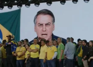 Defesa de Bolsonaro alega desconhecimento de vídeo com IA exibido em convenção do PL