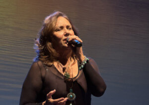 Hélder Viana volta aos palcos cariocas com Jane Duboc em novo show no Vinicius, em Ipanema