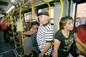 A crise da educação no transporte público: falta consciência, sobra desrespeito