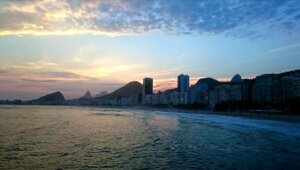 Pelos bairros: Leme, entre o mar, a história e a tranquilidade de um dos bairros mais charmosos do Rio