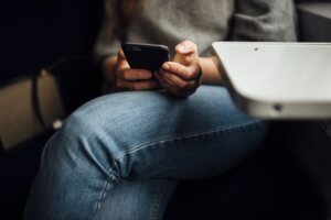 Violência digital: Mulheres enfrentam novas formas de violência nas redes sociais