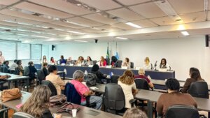 Climatério e menopausa deixam de ser tabu e entram na pauta da saúde pública na Alerj