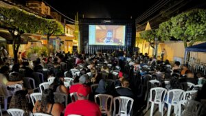 Barreira do Vasco terá cinema gratuito a céu aberto com audiodescrição no dia 2 de outubro