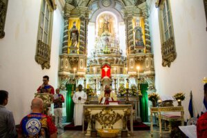 Segmentos da Niterói recebem bênção no Santuário de Santa Rita de Cássia
