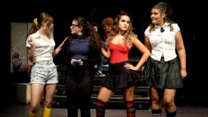 Clássico da Broadway, “Heathers – O Musical” ganha nova montagem no Teatro Nathalia Timberg, na Barra da Tijuca