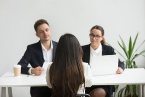Como lidar com a ansiedade e os desafios do início da carreira?