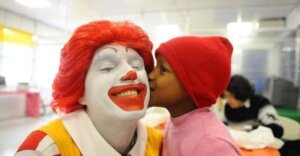 Casa Ronald McDonald arrecada brinquedos para crianças em tratamento contra o câncer
