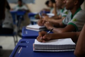Fluminenses afirmam que a alfabetização deve estar entre as principais prioridades da educação para os próximos anos, aponta pesquisa